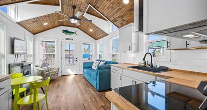 Pet-Friendly Tiny Home Near Beach & Marinas