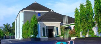 Dreamville Hotel And Resort 