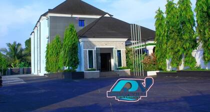 Dreamville Hotel And Resort