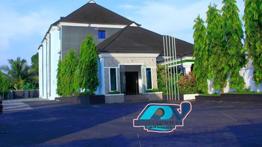 Dreamville Hotel And Resort