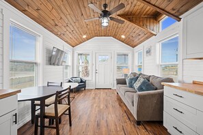 Smart TV - Private Pergola Tiny Home | Near Beach & Boat Launch (Rockport)