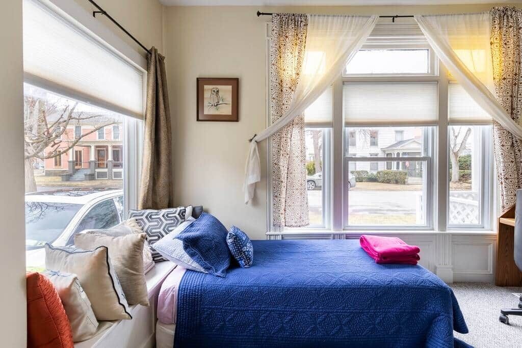 2 chambres, fer et planche à repasser, Wi-Fi, draps fournis