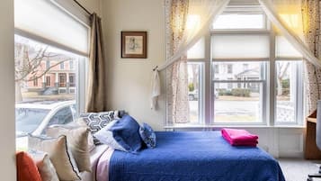 2 chambres, fer et planche à repasser, Wi-Fi, draps fournis