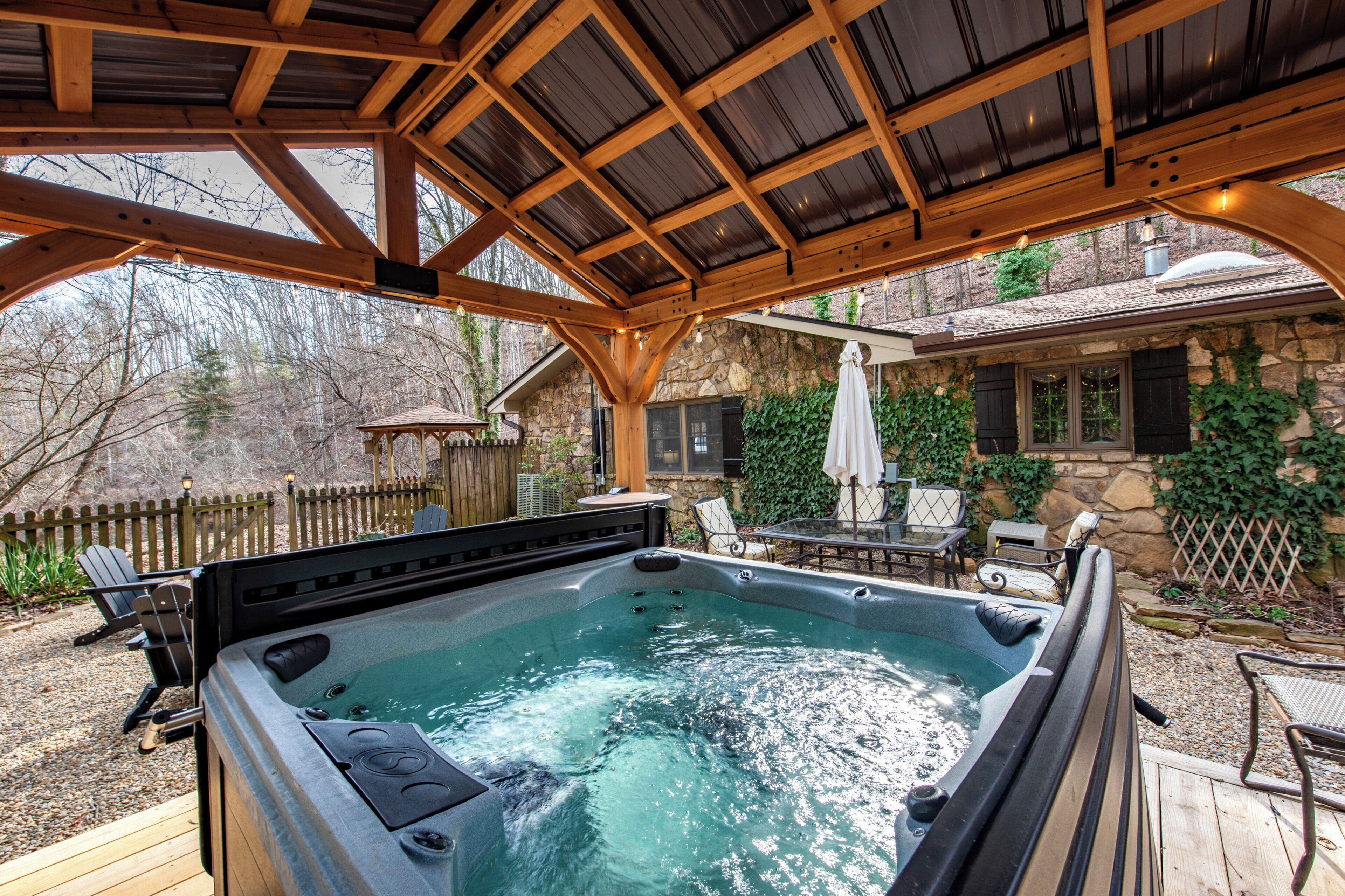 Outdoor spa tub