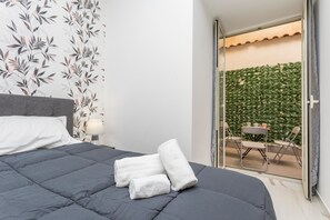 1 habitación, tabla de planchar con plancha, wifi y ropa de cama 