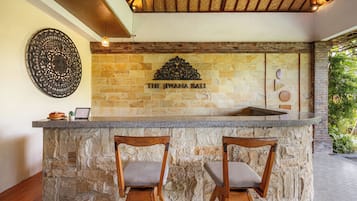 Bar (en la propiedad)