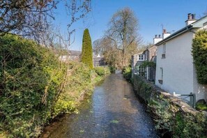 Property grounds - Gatehouse Cottage, Cartmel (Cartmel)
