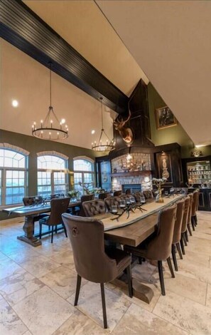 Dining - Scottish Lodge (Salina)