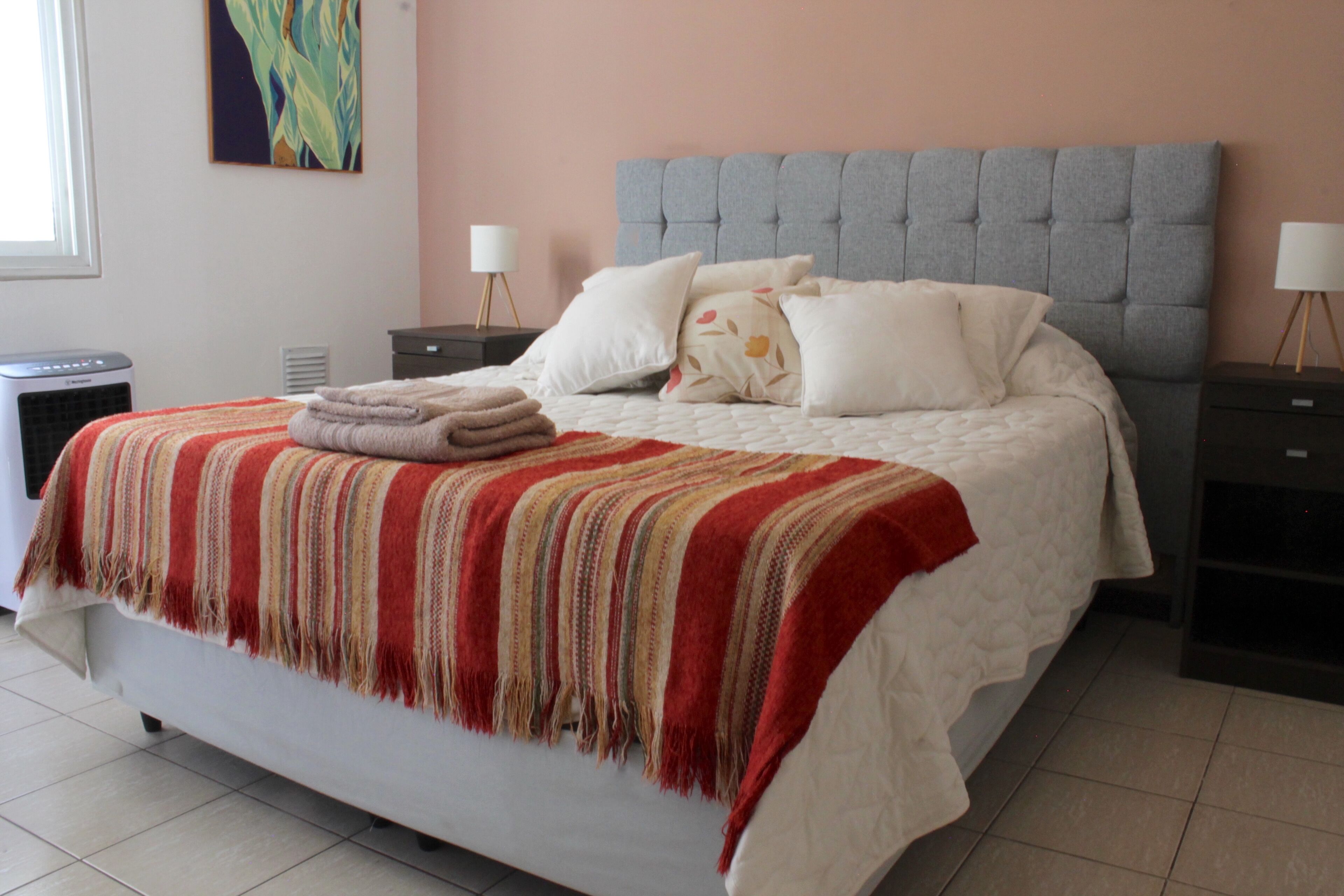 1 chambre, fer et planche à repasser, Wi-Fi, draps fournis