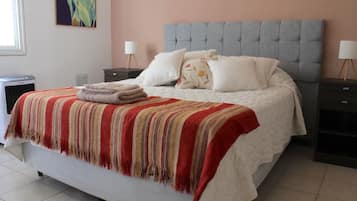 1 chambre, fer et planche Ă repasser, Wi-Fi, draps fournis