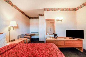 Iron/ironing board, free WiFi - OZARK JUNCTION INN (Mountain View)