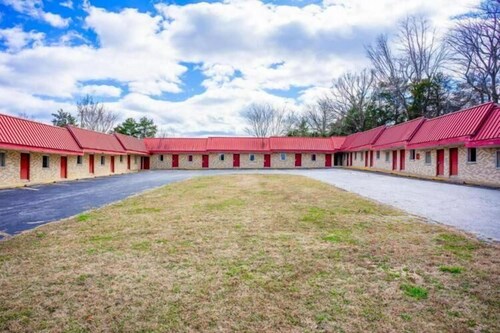 OZARK JUNCTION INN