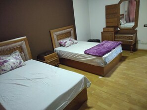 2 bedrooms, iron/ironing board, WiFi, bed sheets - Star House: Steps to Grand Egyptian Museum (Giza Governorate)