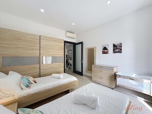 3 Schlafzimmer, Bügeleisen/Bügelbrett, Reisekinderbett, WLAN