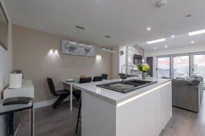 Interior - 44 Radnor Road (London)