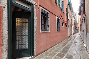 Exterior detail - Leo Apartment (Venezia)