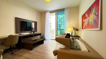 Rom – deluxe, balkong, delvis sjøutsikt | Oppholdsområde