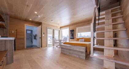 Jolie Vie Wellness Retreat - Earth Tiny Home #2