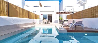 Villa with private pool and large patio