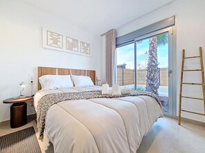 3 bedrooms, iron/ironing board, free WiFi, bed sheets - Villa with private pool and large patio (Los Alcazares)