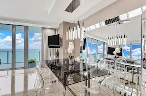 Dining - Beautiful Ocean front Condo Hollywood (Hollywood)
