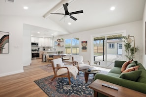 Smart TV - Cozy Austin Retreat - Mins to Q2 & The Domain (Austin)