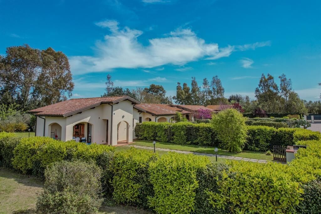 Superior Villa, Garden View | Terrace/patio
