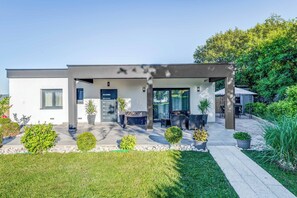 Exterior - Villa Nature Embrace (Drum)