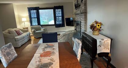 Quiet Comfort Meets Coastal Charm: A Perfect Family Retreat in East Haven