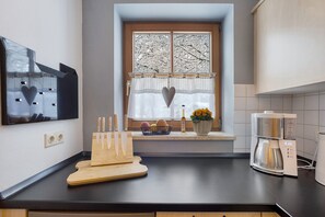 Interior - Vilstalstüble Apartment with Mountain View, Private Terrace, Wi-Fi & Underground Parking (Pfronten)