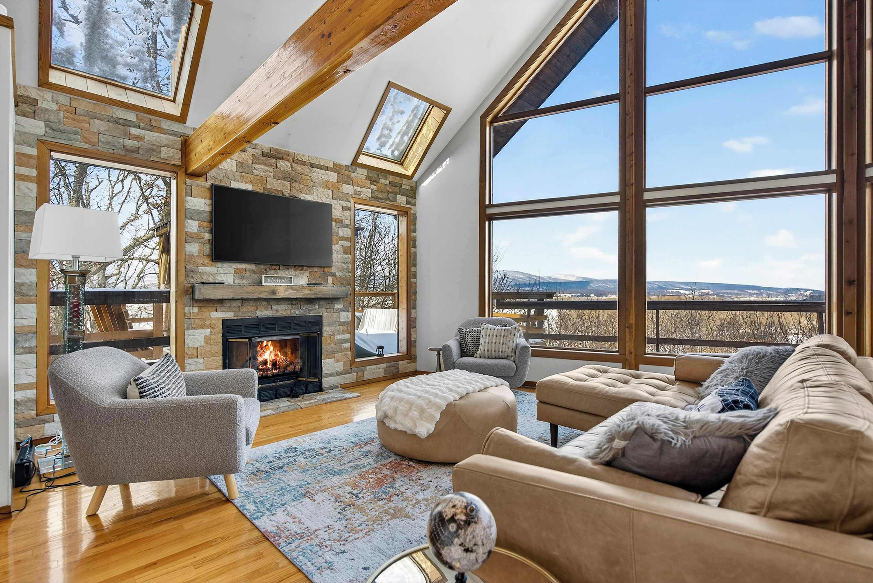 TV, fireplace, offices