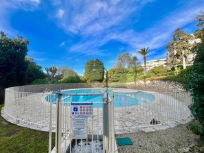 Pool - June apartment (Cannes)