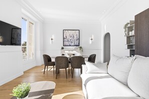 Luokittelematon kuva, 5 kautta 31, painike