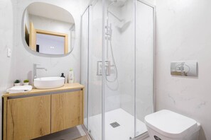 Hair dryer - NEW! House w/HotTub by Douro River & Iconic Bridge (Vila Nova de Gaia)