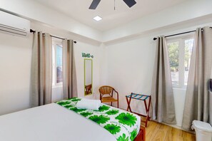 Tabla de planchar con plancha, Internet, ropa de cama