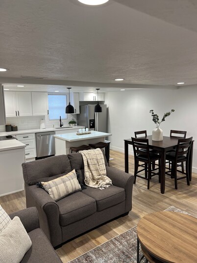 Beautiful remodeled 3 bedroom home - Basement