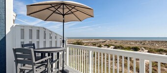 Renovated Luxury on the Sea- Steps from the Sand