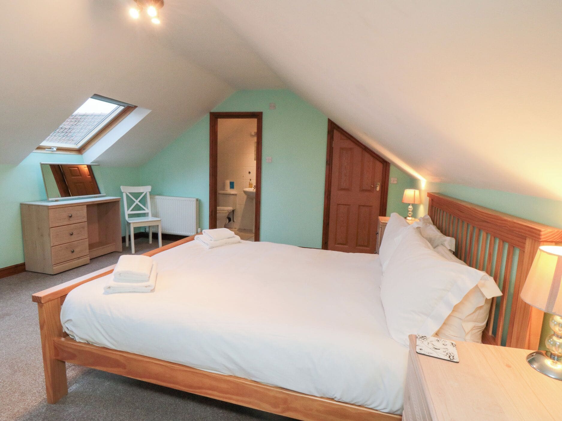 3 bedrooms, individually decorated, individually furnished, free WiFi