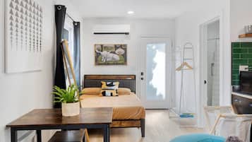 Bügeleisen/Bügelbrett, kostenloses WLAN, Bettwäsche