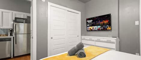 1 bedroom, internet, bed sheets