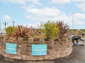 Property grounds - Chappie's Caravan 2.0 (Rhyl)