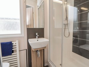Shower - Chappie's Caravan 2.0 (Rhyl)