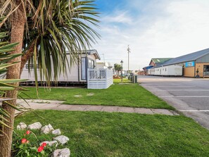 Property grounds - Chappie's Caravan 2.0 (Rhyl)