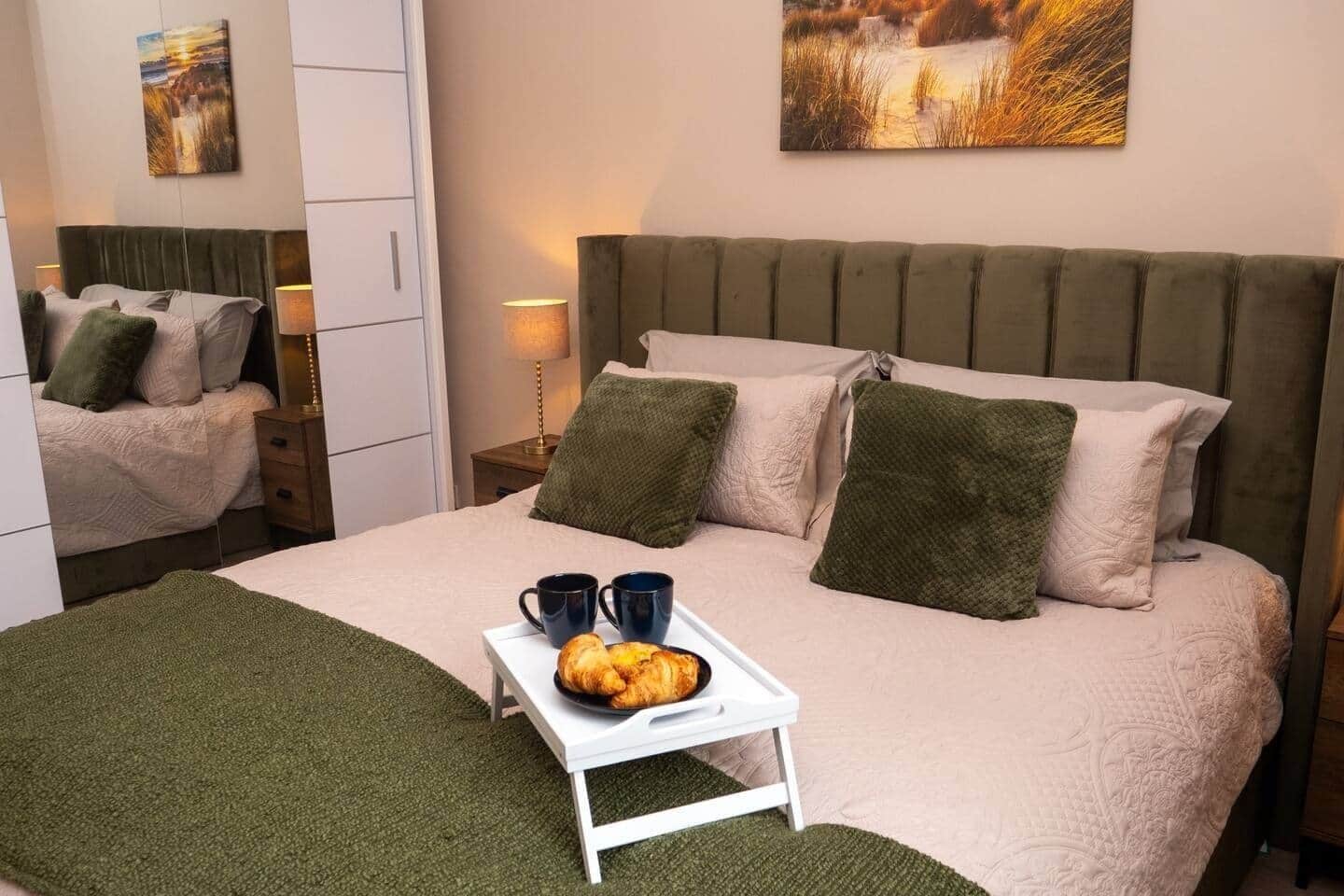 1 habitación, tabla de planchar con plancha, wifi y ropa de cama 