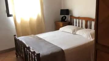 Hus Comfort - vid havet | Mörkläggningsgardiner, strykjärn/strykbräda och gratis extrasängar