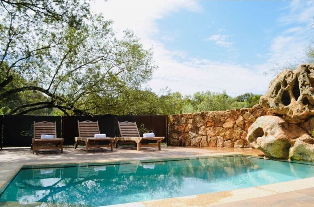 Sesongbasert utendørsbasseng