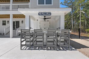 Outdoor dining - Breezy Does It: Private Heated Pool and Hot Tub (Corolla)