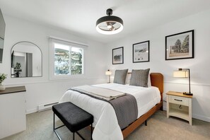 Room - Beautiful and Modern 2 Bedroom, 1 Bath. Close to Ski Resort and Hiking (Blue River)