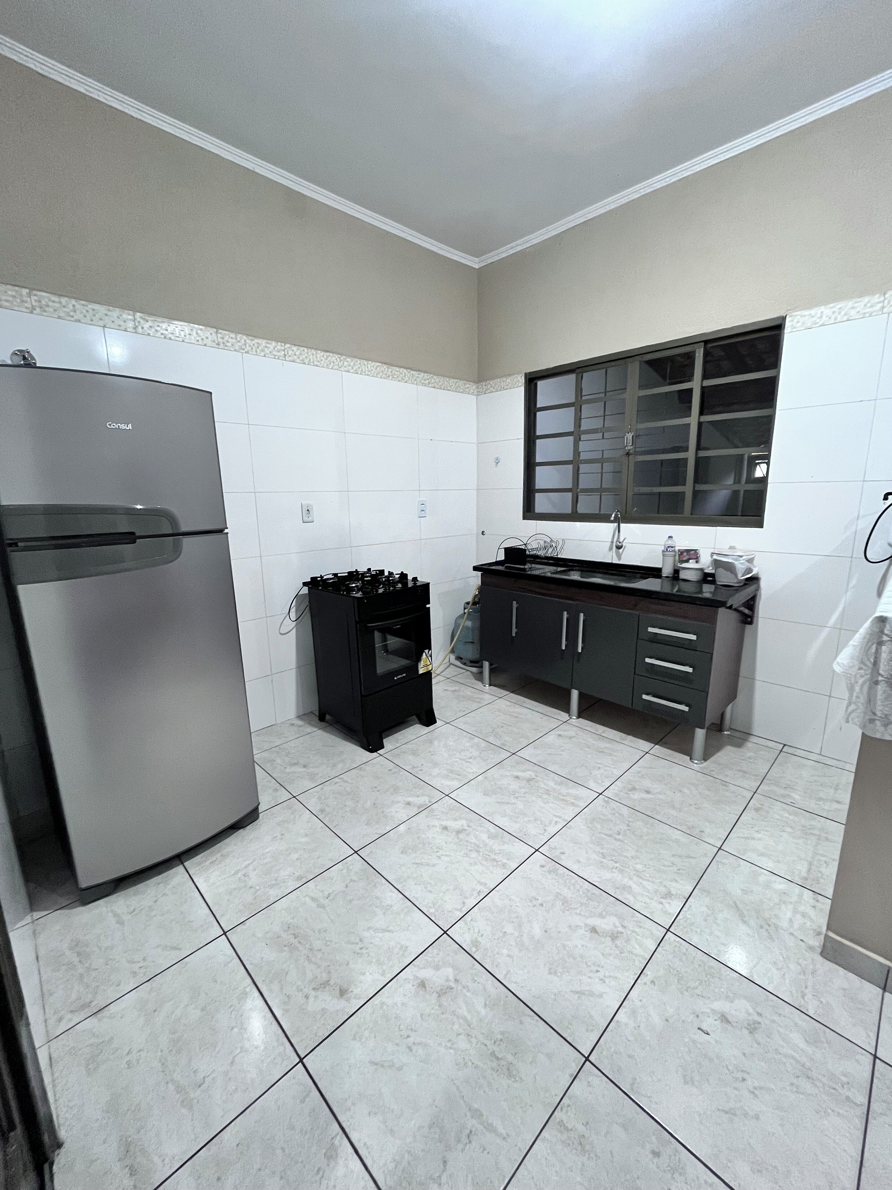 Microondas, horno, placa de cocina