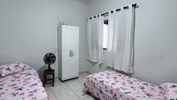 2 quartos, ferros/tábuas de passar roupa, Wi-Fi de cortesia